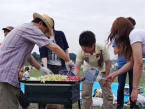 夏にバーベキュー親睦会！！