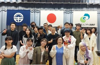 発表ライブも年に二回<br />
行い日ごろの練習の成果を<br />
人前で披露するという<br />
貴重な体験をしていただいてます！